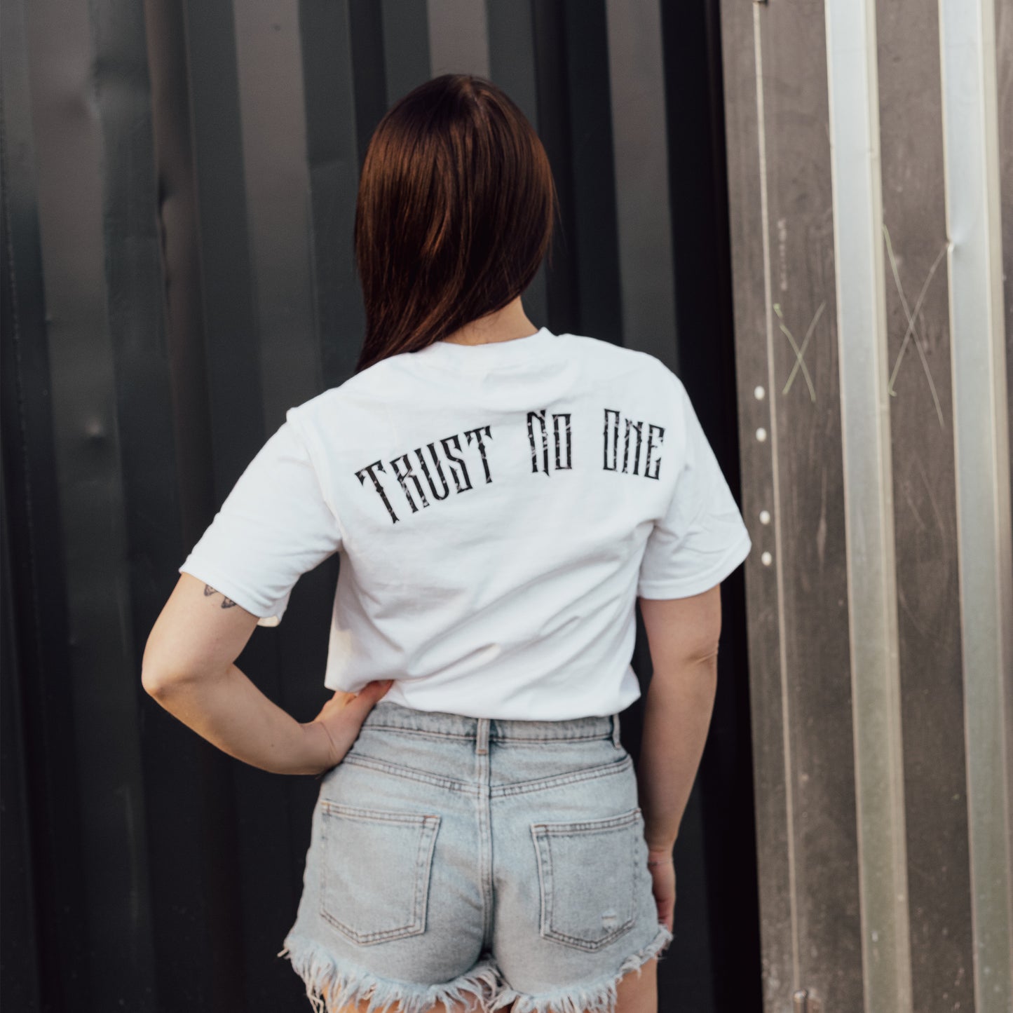 TRUST NO ONE - tričko s potiskem